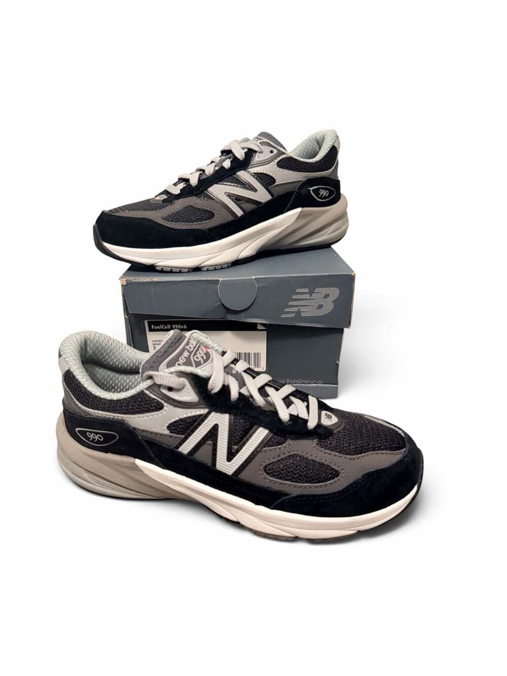 NEW New Balance FuelCell 990v6 Size 3 Black Grey Kids Sneakers
